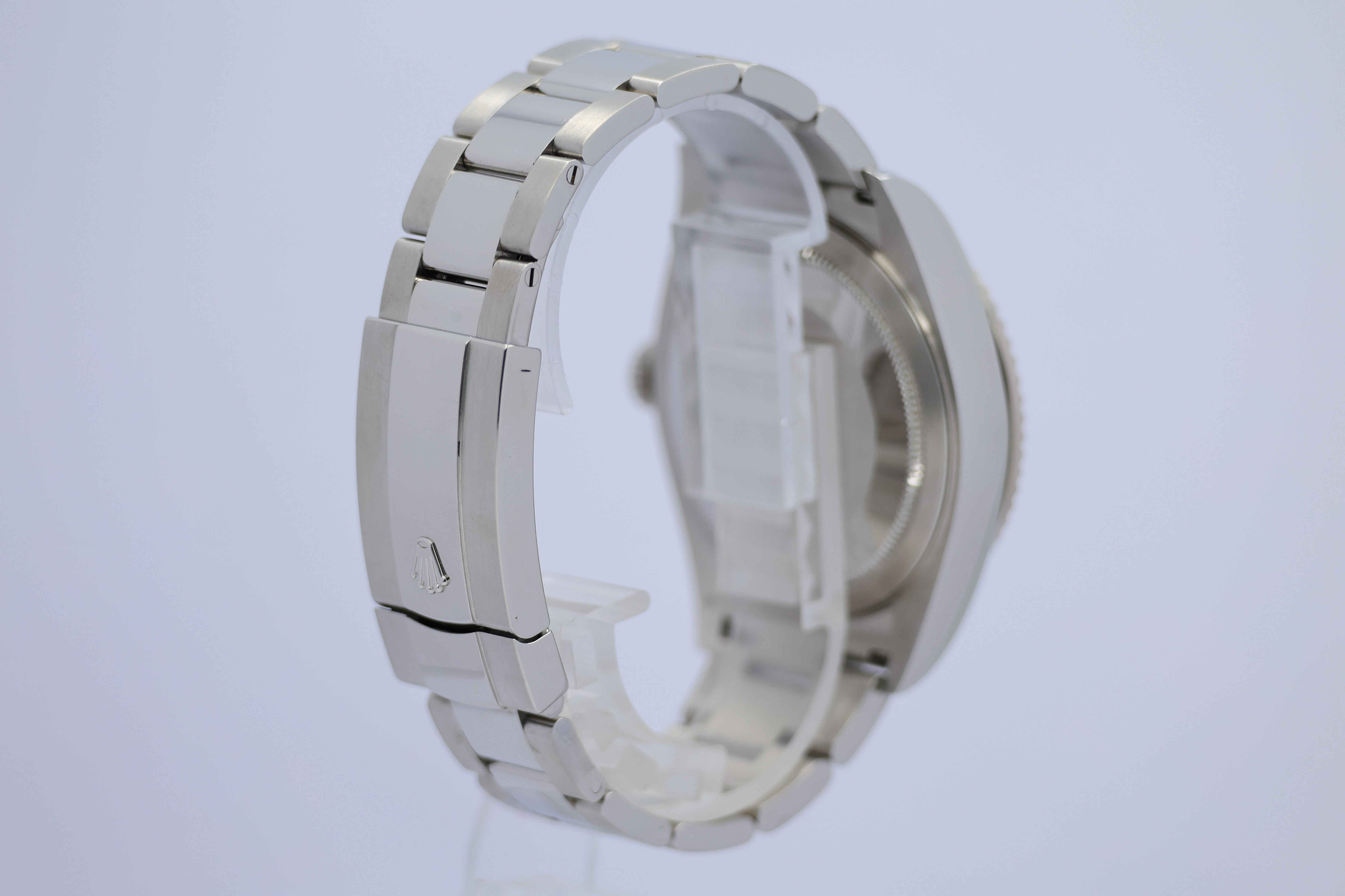 Rolex Oyster Perpetual Sky-Dweller Automatic 326934 Box + above papers