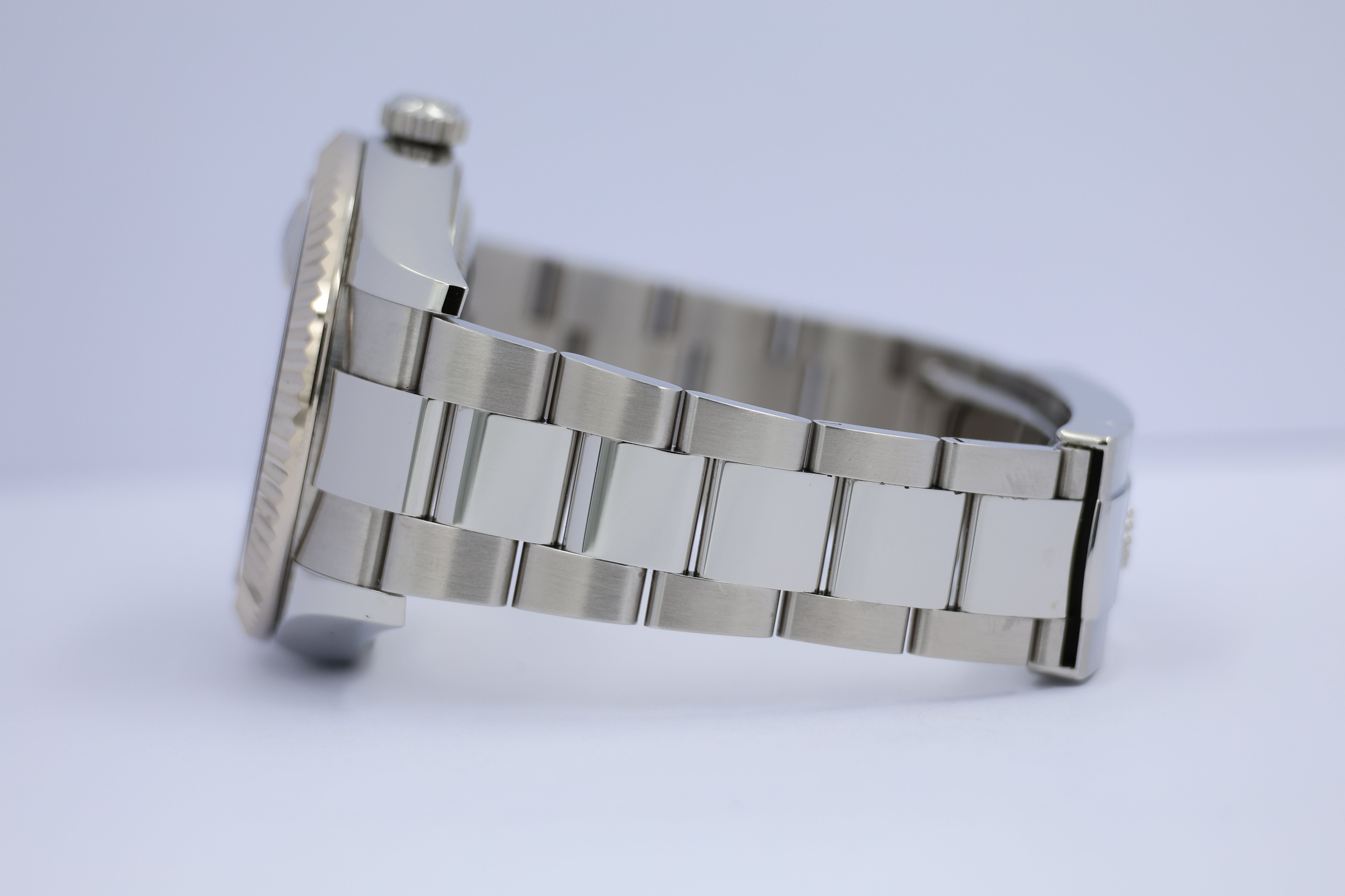 Rolex Oyster Perpetual Sky-Dweller Automatic 326934 Box + above papers