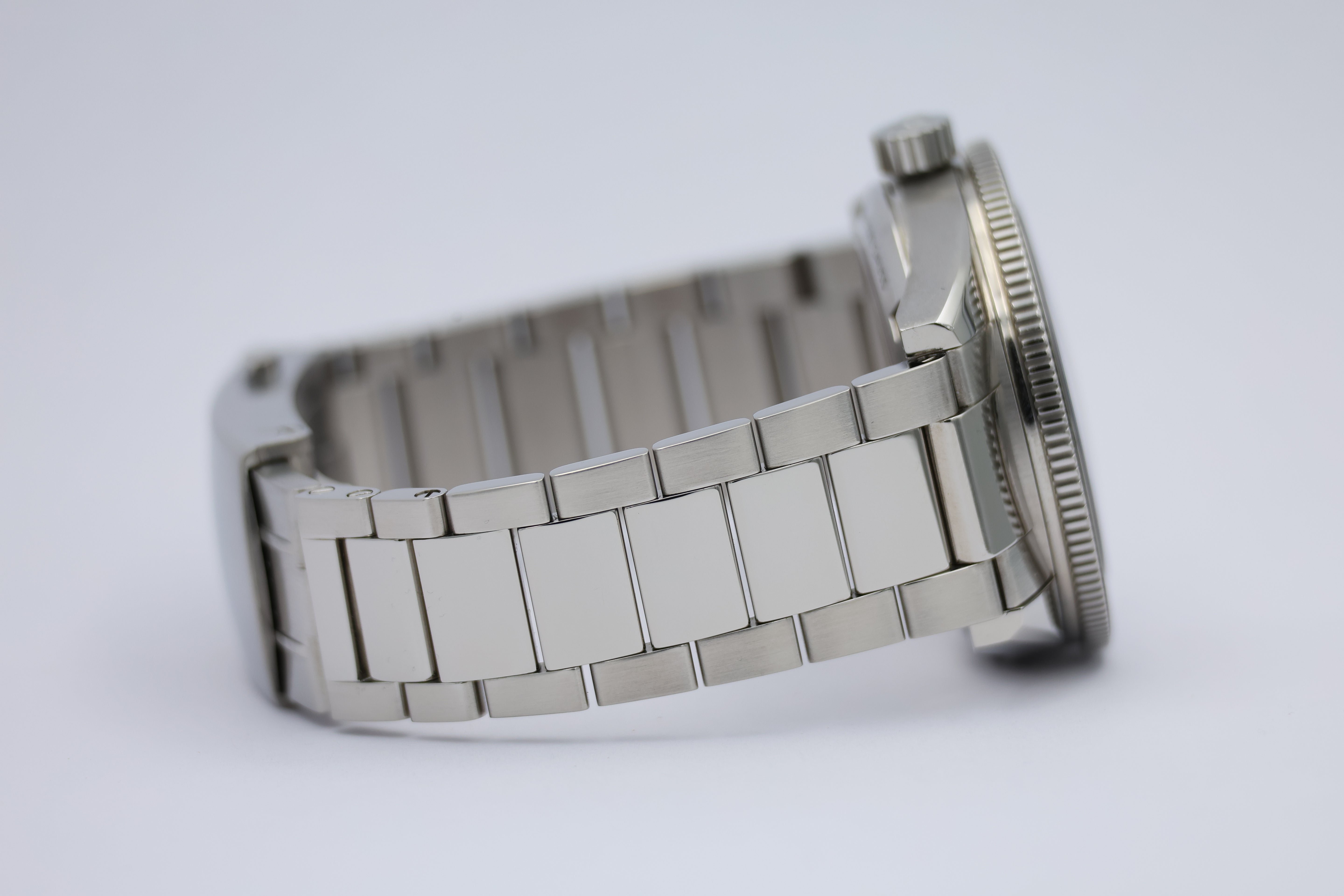 Omega Seamaster 300 Automatik Herrenuhr Schwarz 23330412101001 Box + og. Papiere