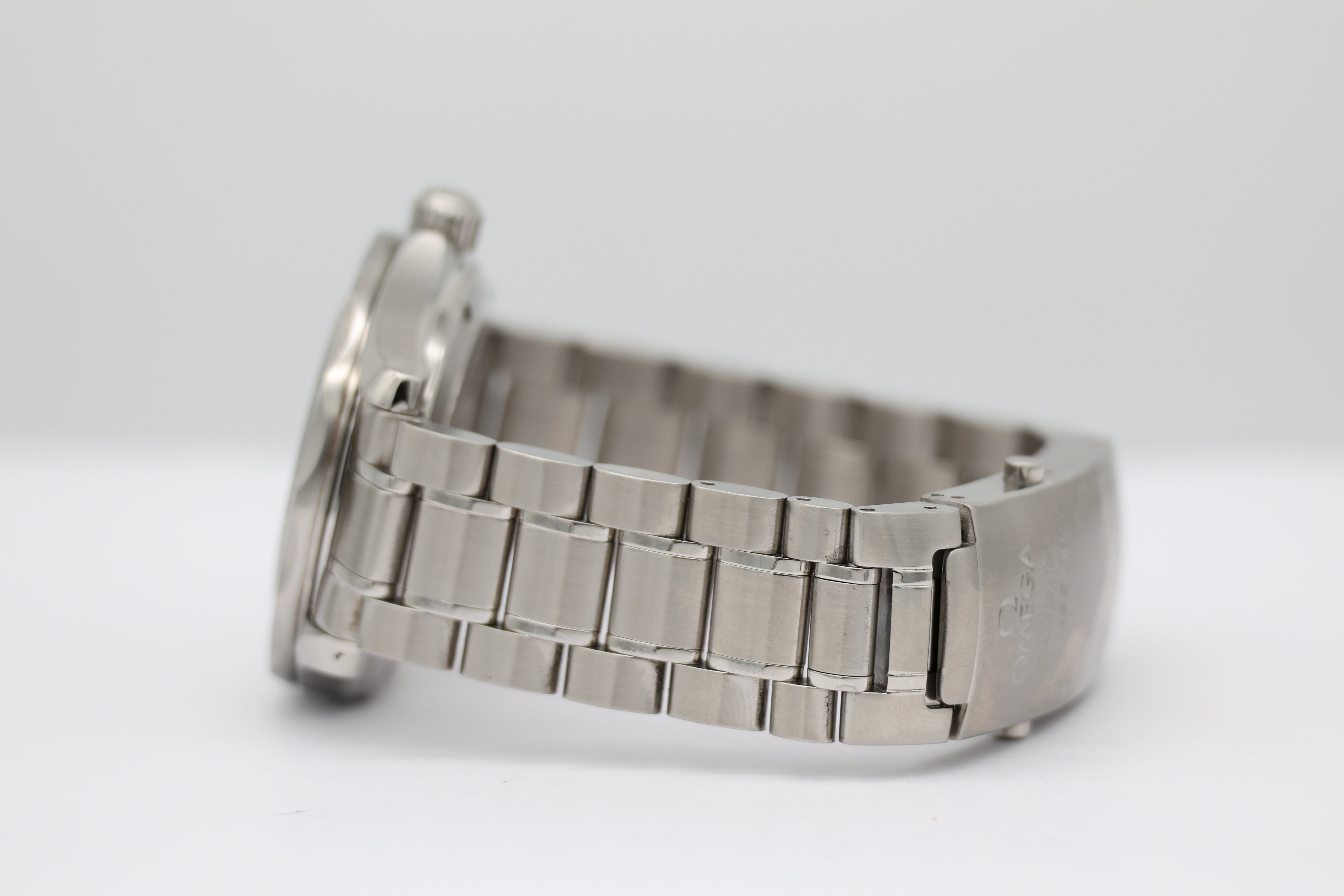 Omega Seamaster 36mm Quarz Herrenuhr 22625000 - Detailansicht 3