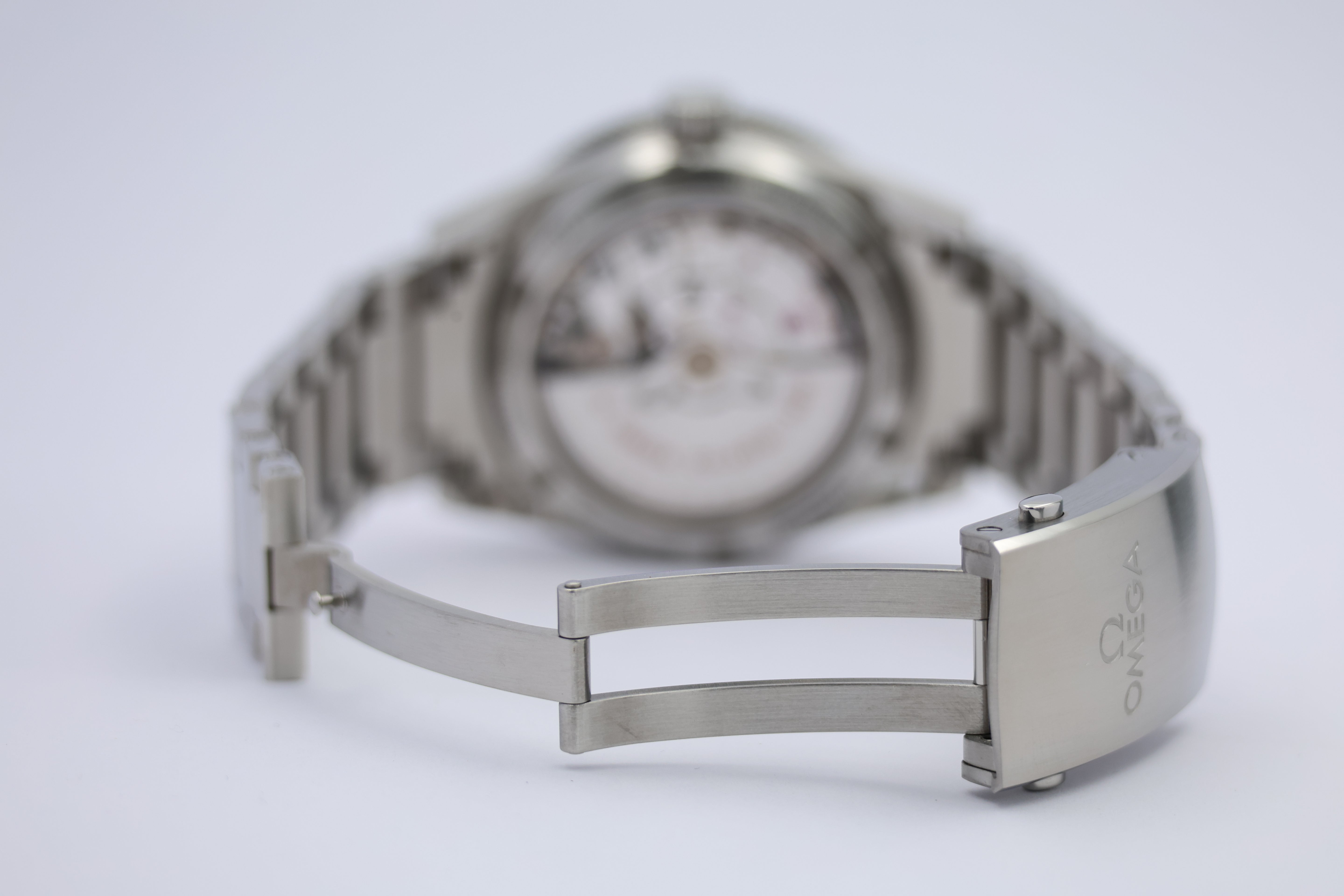 Omega Seamaster 300 Automatik Herrenuhr Schwarz 23330412101001 Box + og. Papiere