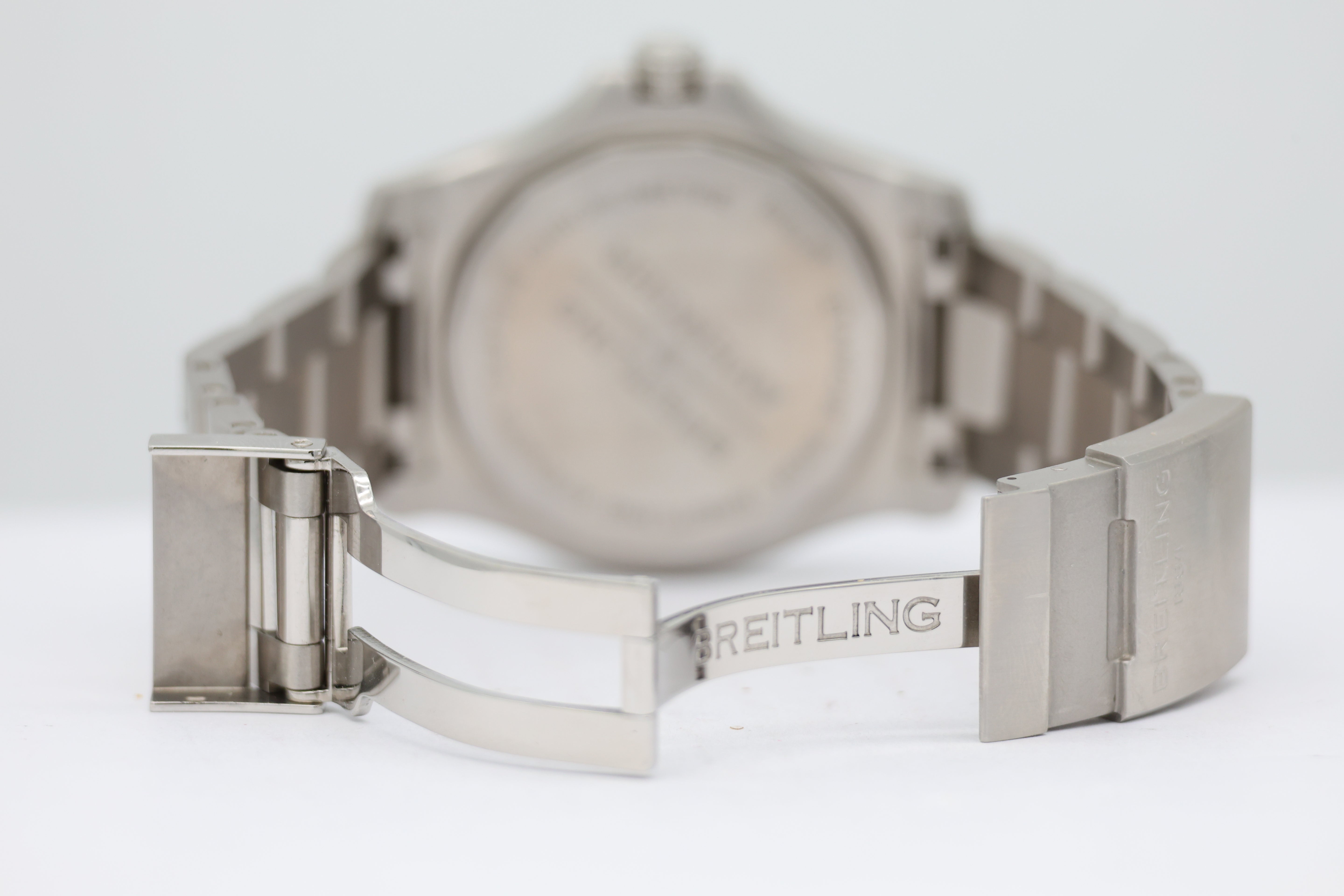 Breitling Avenger 43mm Automatik Herrenuhr A17318 - Detailansicht 6