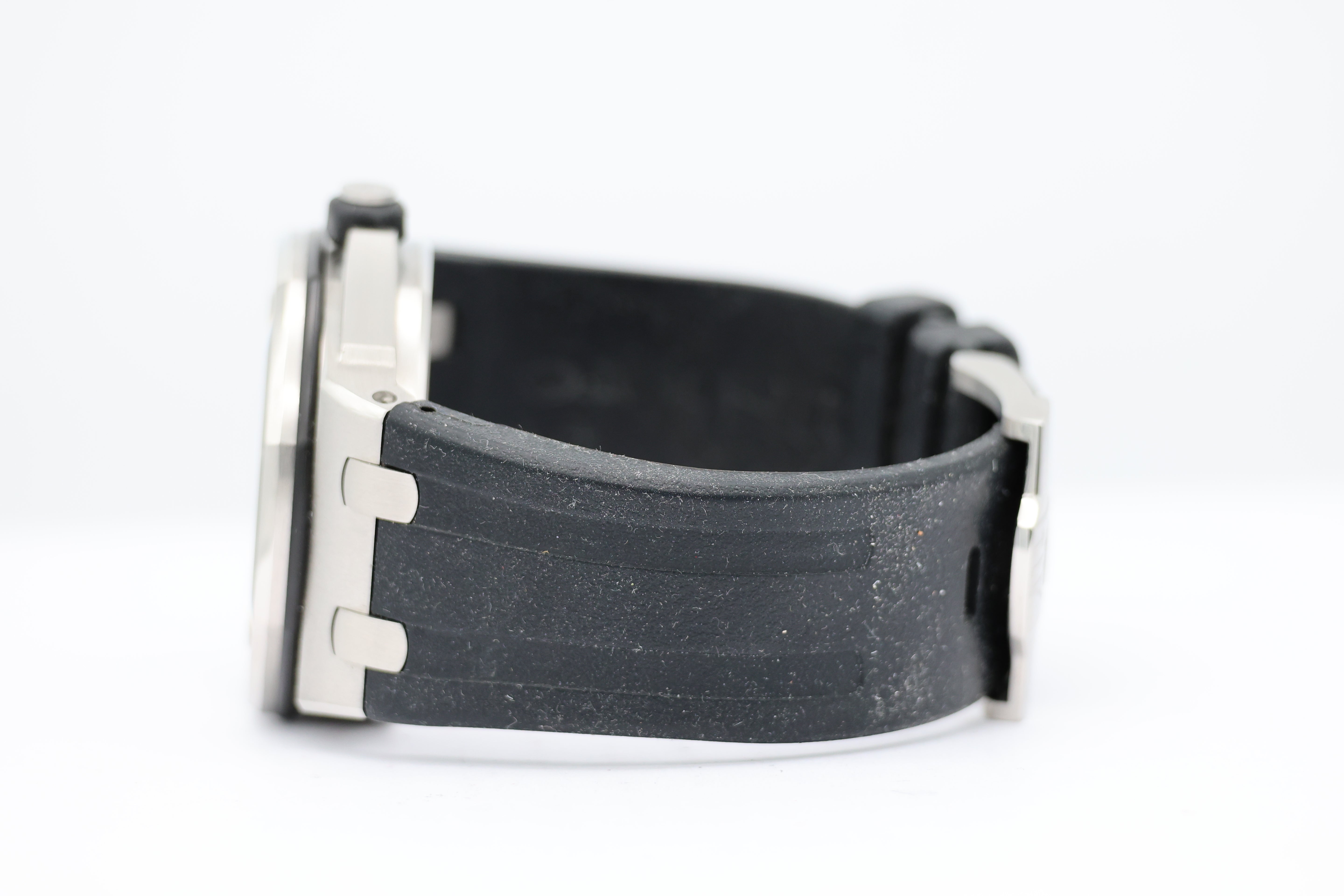 Audemars Piguet Royal Oak Offshore Diver Automatik 15710ST - Detailansicht 3