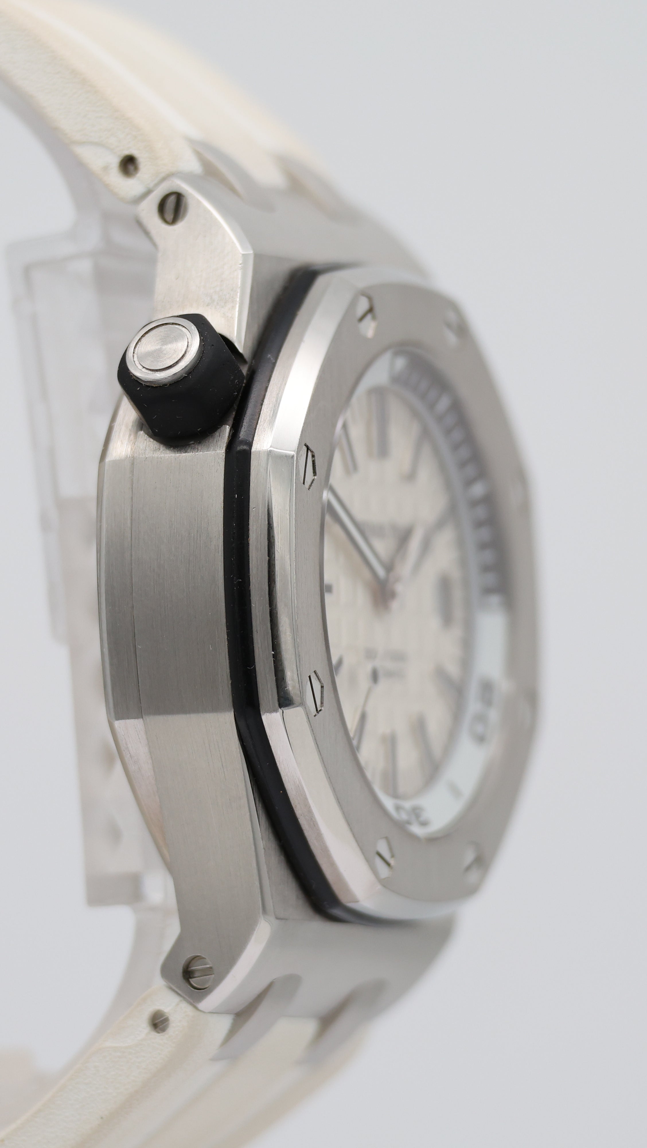 Audemars Piguet Royal Oak Offshore Diver Automatik 15710ST Box + og. Papiere