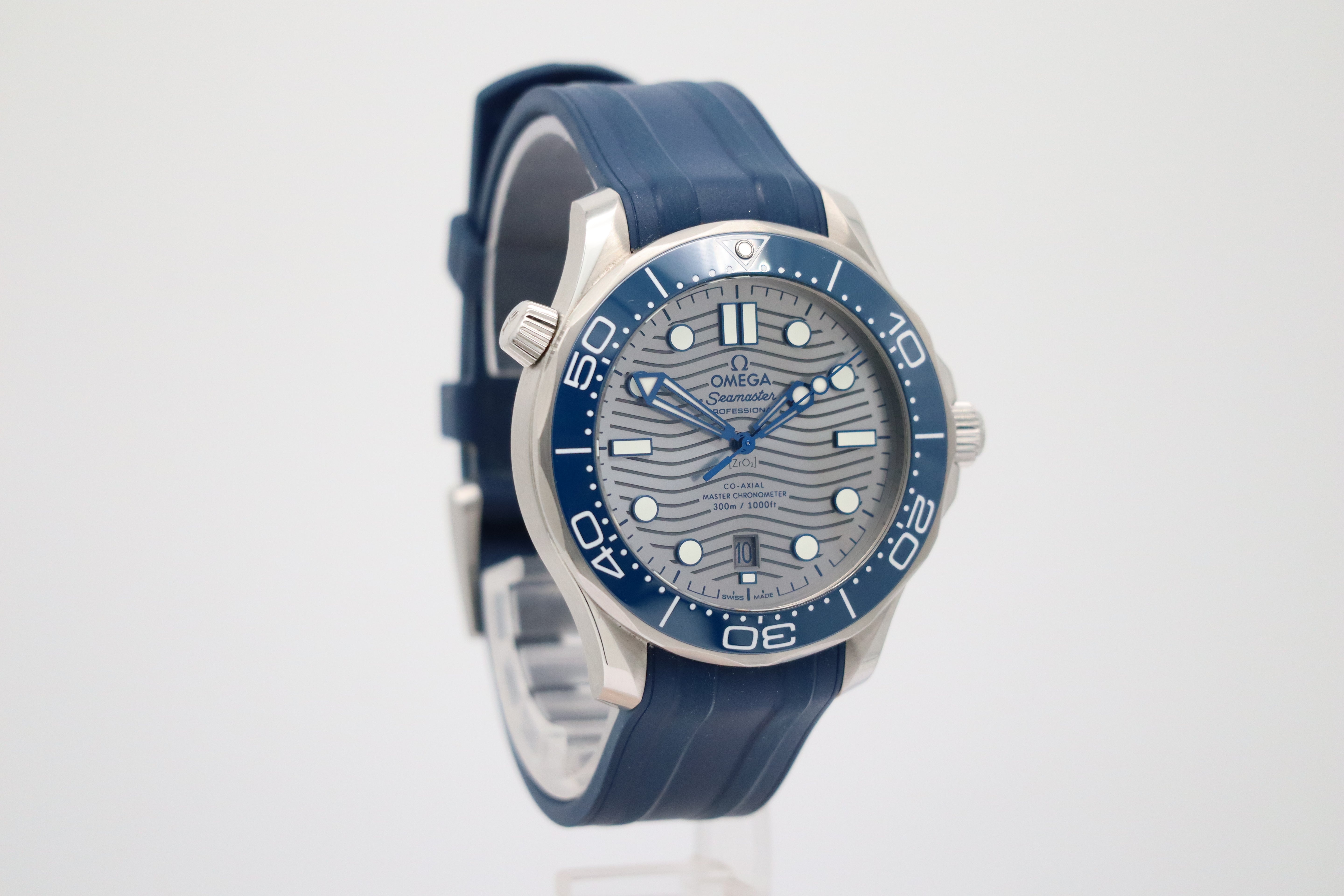 Omega Seamaster Diver Automatic Grey 21032422006001 Box + above papers
