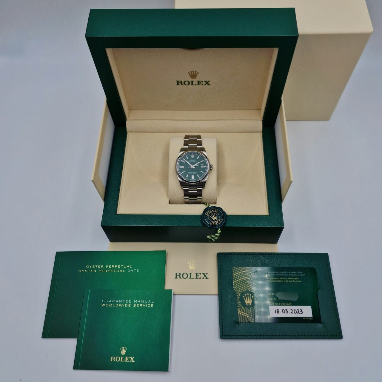 Rolex Oyster Perpetual Automatik 36mm 126000 - Papiere und oder Lieferumfang