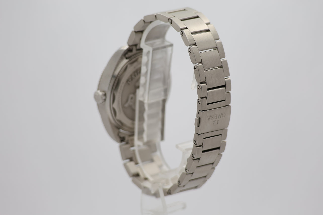 Omega Seamaster Railmaster Automatik Herrenuhr Stahl 40mm 22010402003001 - Detailansicht 2