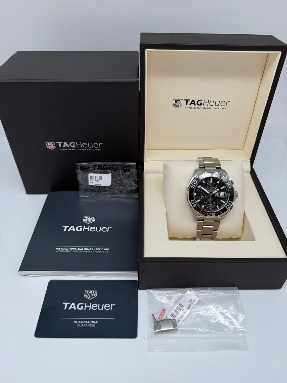 Tag Heuer Aquaracer 300M Chronograph 43mm Automatik CAY211A - Papers and documentation