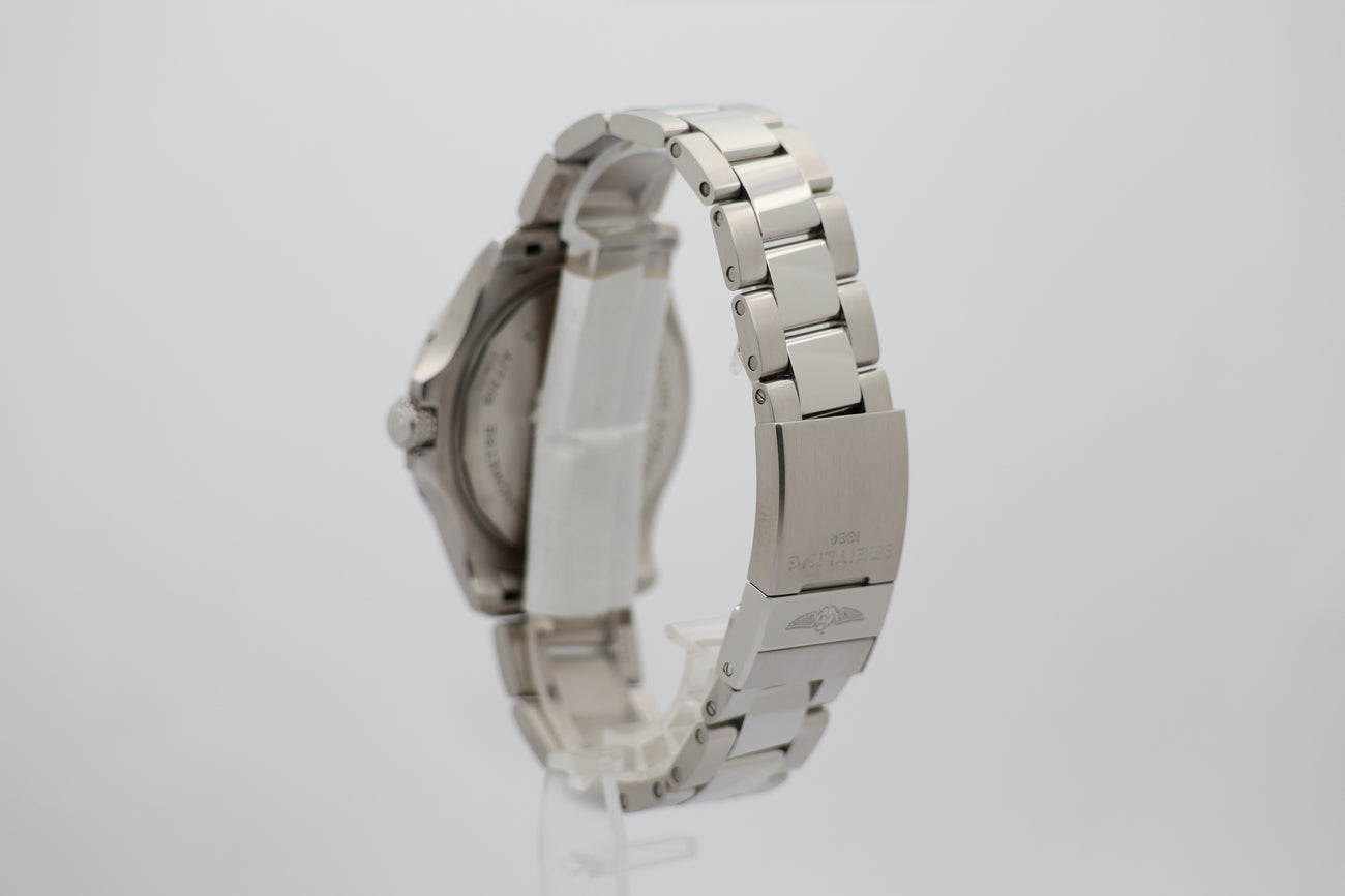 Breitling Avenger 43mm Automatik Blau Herrenuhr A17318 - Detailansicht 2