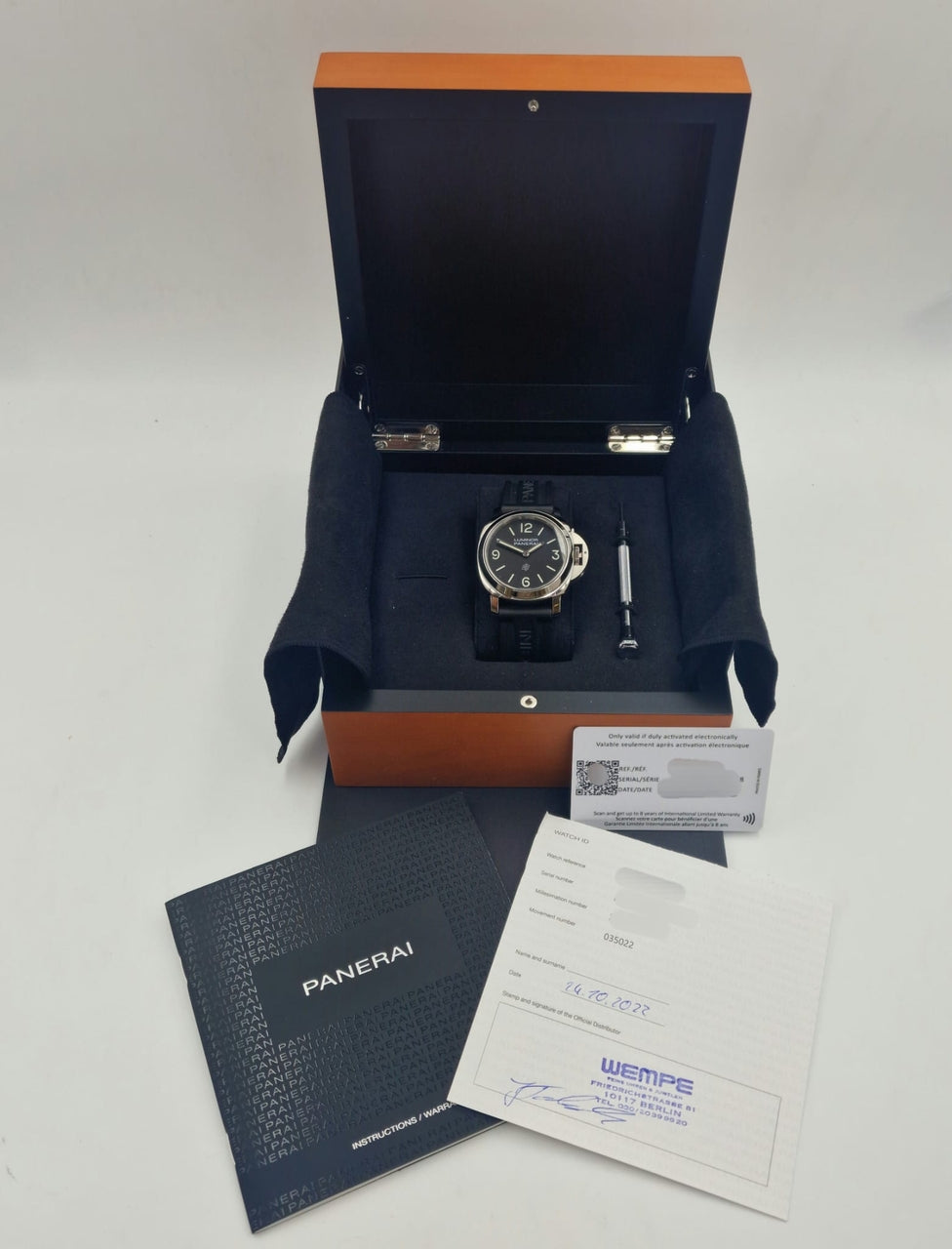 Panerai Luminor Base Logo 44mm Handaufzug Herrenuhr PAM01086 Box + og. Papiere