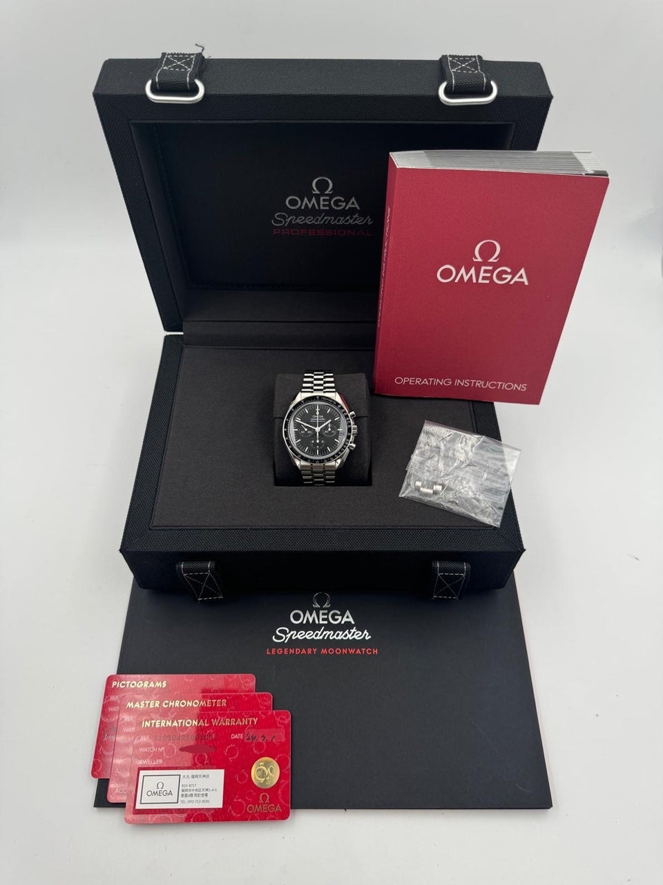 Omega Speedmaster Professional Moonwatch Herrenuhr 42mm 31030425001002 - Papiere und oder Lieferumfang