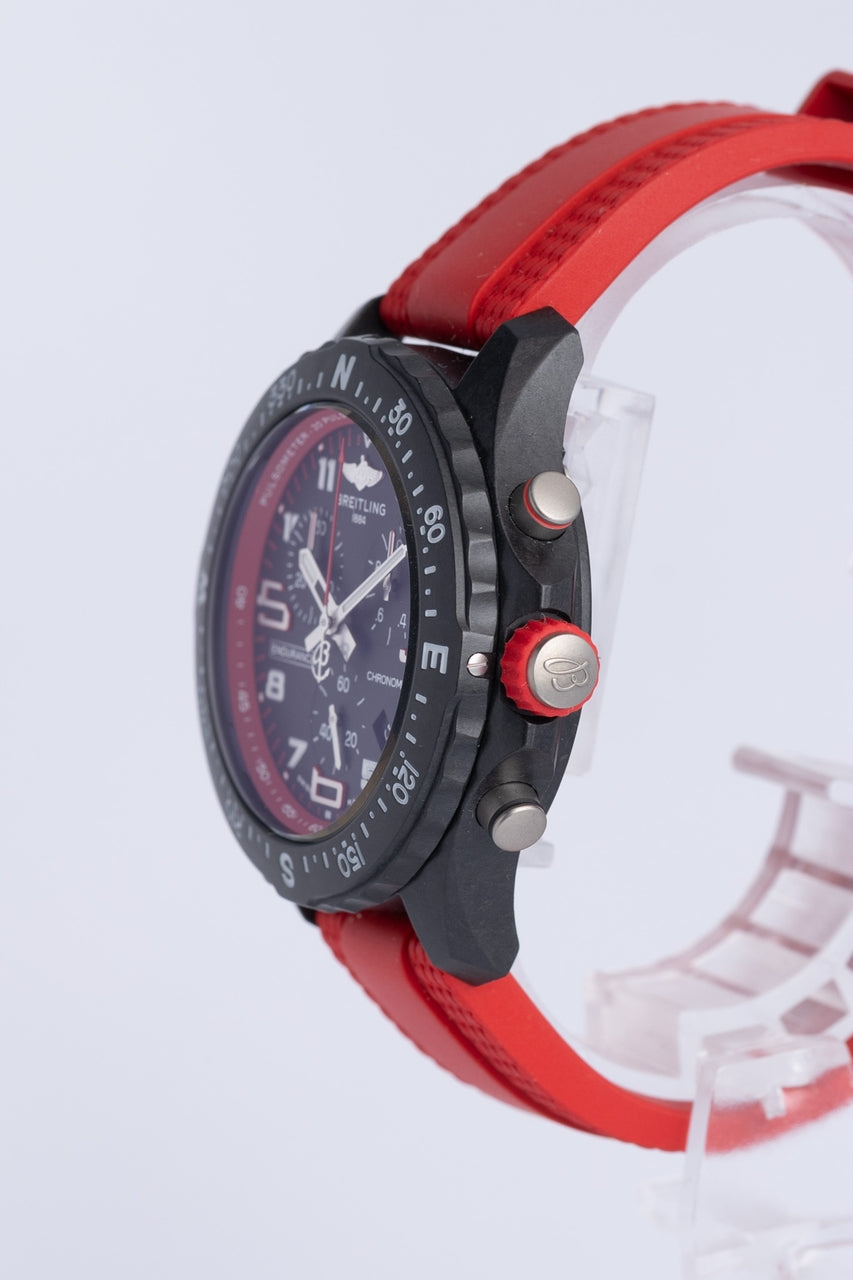 Breitling Endurance Pro 38mm Quarz "Air Asia" Rot X83310 - Detailansicht 2