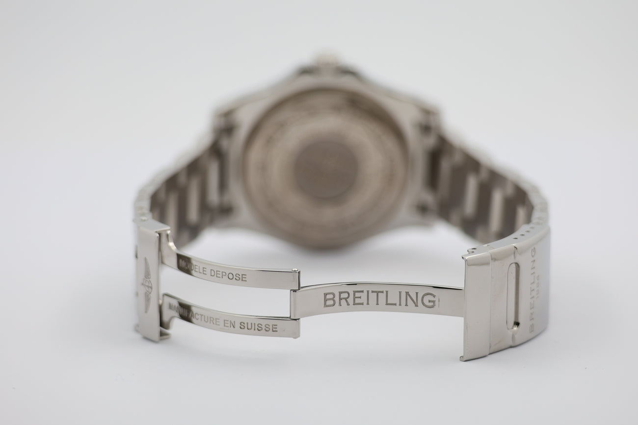 Breitling Avenger II GMT Perlmutt-Blatt 43mm Automatik A32390 - Detail view 6