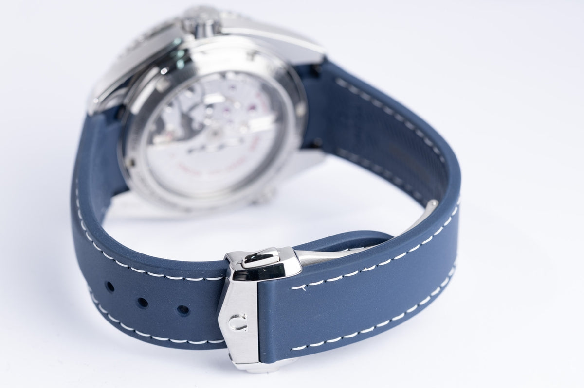 Omega Seamaster Planet Ocean GMT "Goodplanet Foundation" 232.32.44.22.03.001 - Detailansicht 7