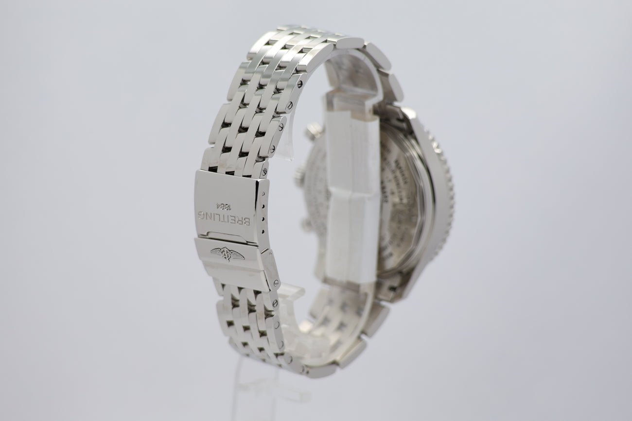 Breitling Navitimer World GMT 46 Automatik Herrenuhr A24322 - Detailansicht 1