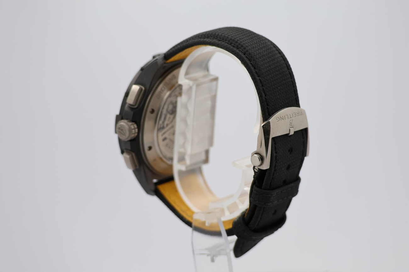 Breitling Avenger B01 Chronograph 44 Night Mission SB0147 - Detailansicht 2