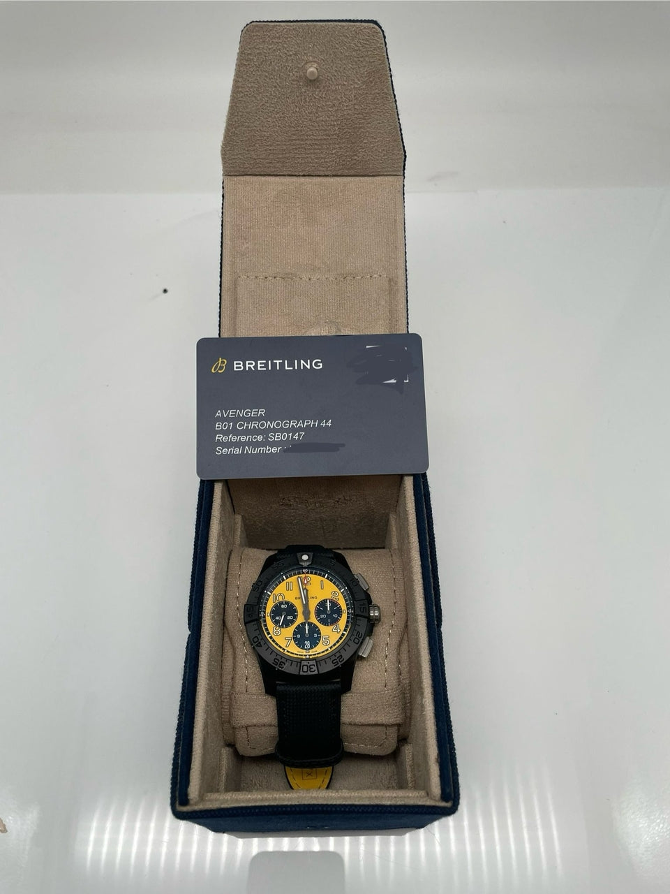 Breitling Avenger B01 Chronograph 44 Night Mission SB0147 - Papiere und oder Lieferumfang