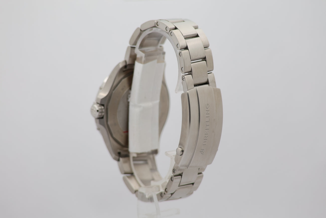 Breitling Avenger 42mm Automatik A17328 - Detailansicht 2