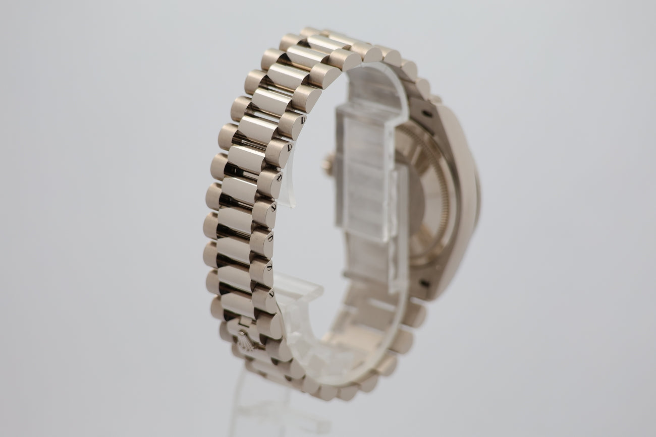 Rolex Day-Date 36 Automatik Herrenuhr Weißgold Blau 128239 - Detailansicht 1