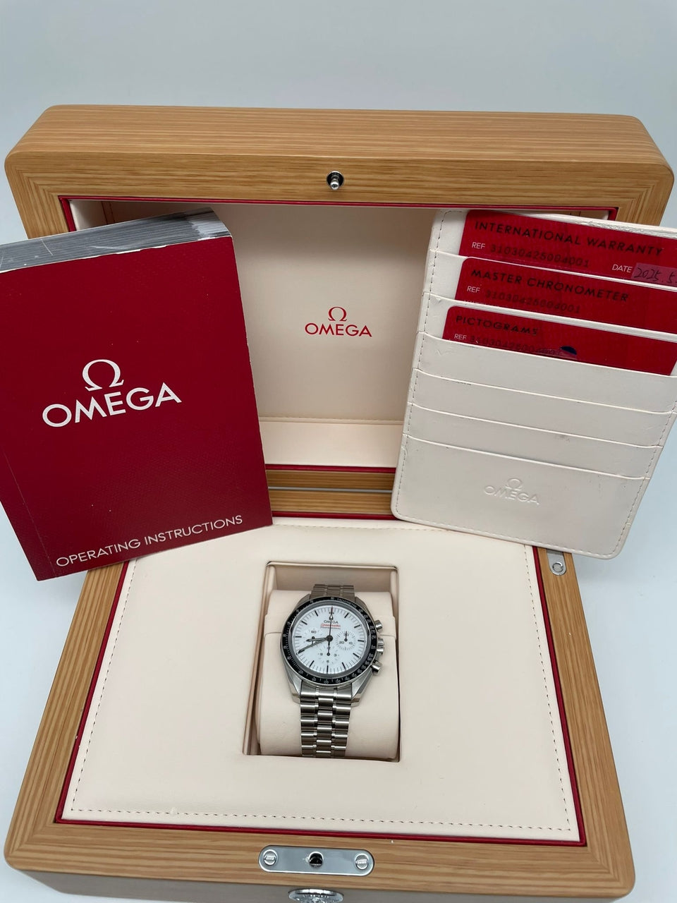 Omega Speedmaster Professional Moonwatch 42mm 31030425004001 - Papiere und oder Lieferumfang