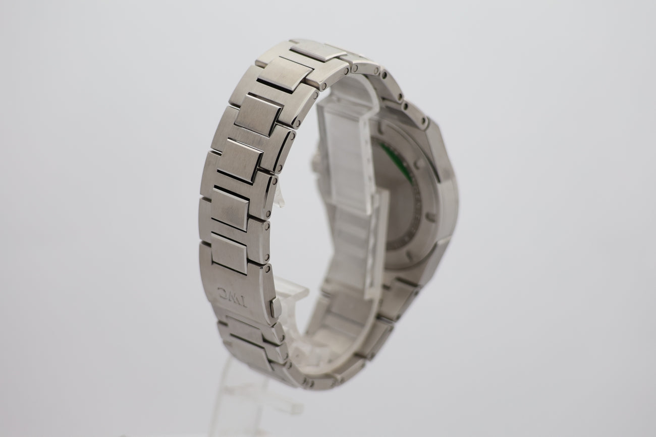 IWC Ingenieur Automatik Herrenuhr Schwarz IW323902 - Detailansicht 1