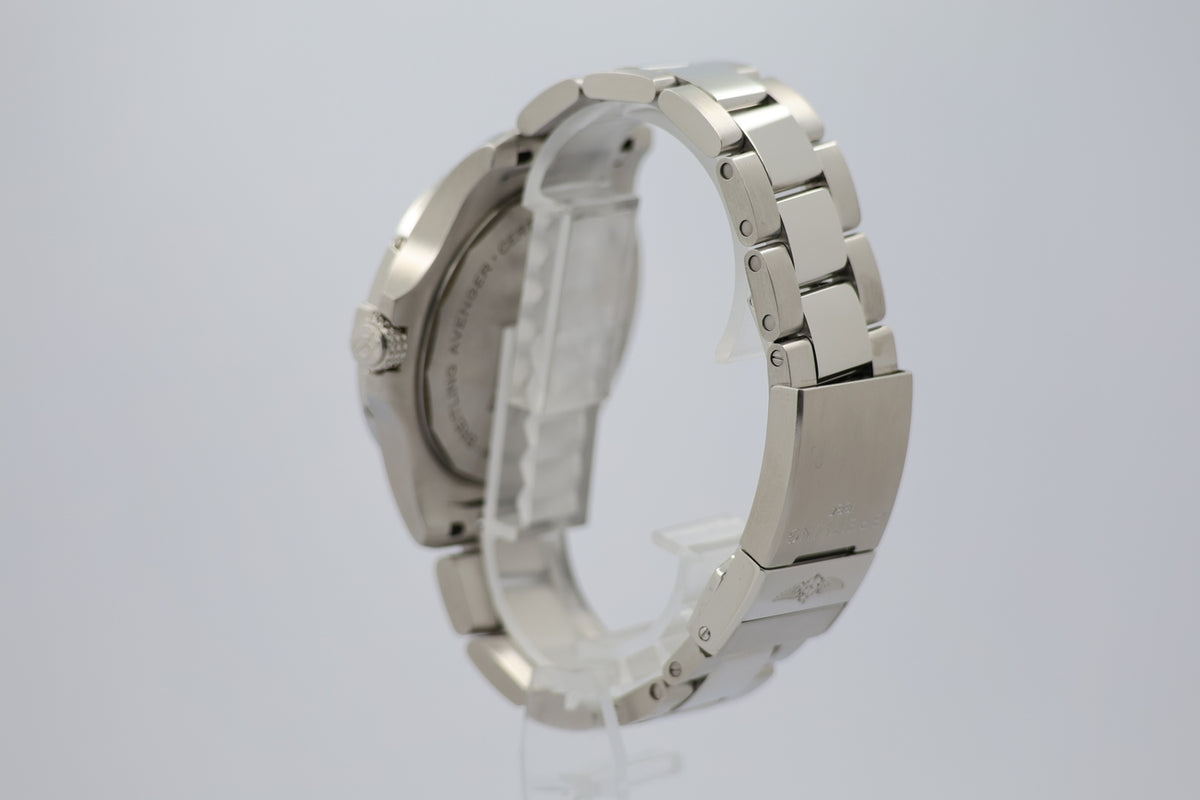 Breitling Avenger GMT 45mm Automatik A32395 - Detailansicht 2