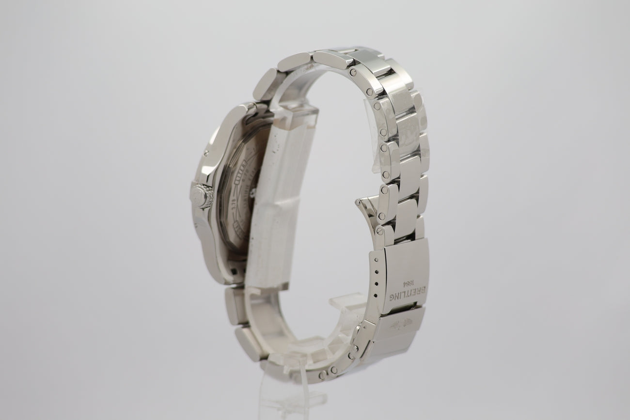 Breitling Avenger II GMT Automatik 43mm A32390 - Detailansicht 1