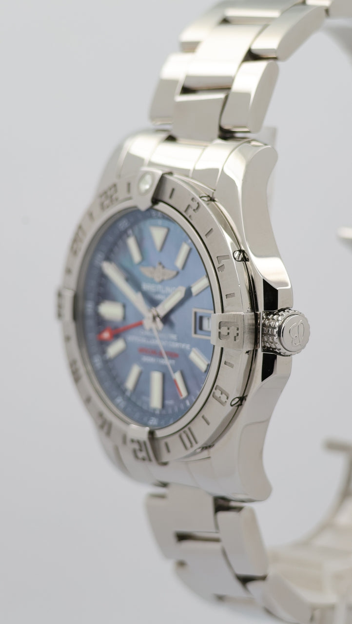Breitling Avenger II GMT Perlmutt-Blatt 43mm Automatik A32390 - Detailansicht 7