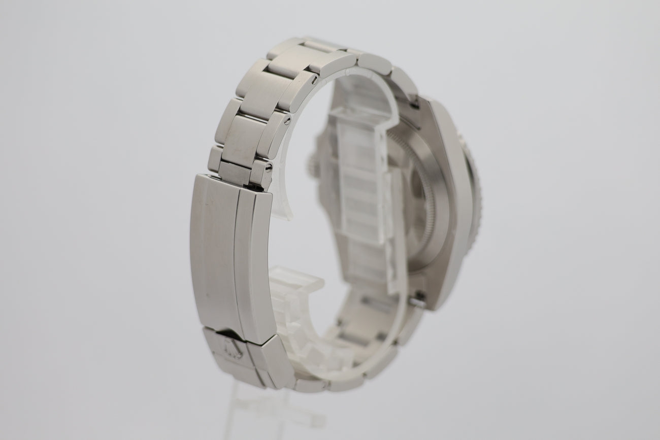 Rolex Submariner Date "Hulk" Automatik Herrenuhr 116610LV - Detailansicht 2