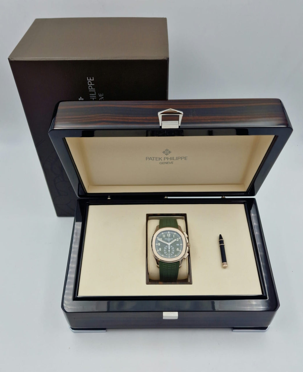 Patek Philippe Aquanaut Chronograph Khaki Automatik Weißgold 5968G-010 - Papiere und oder Lieferumfang