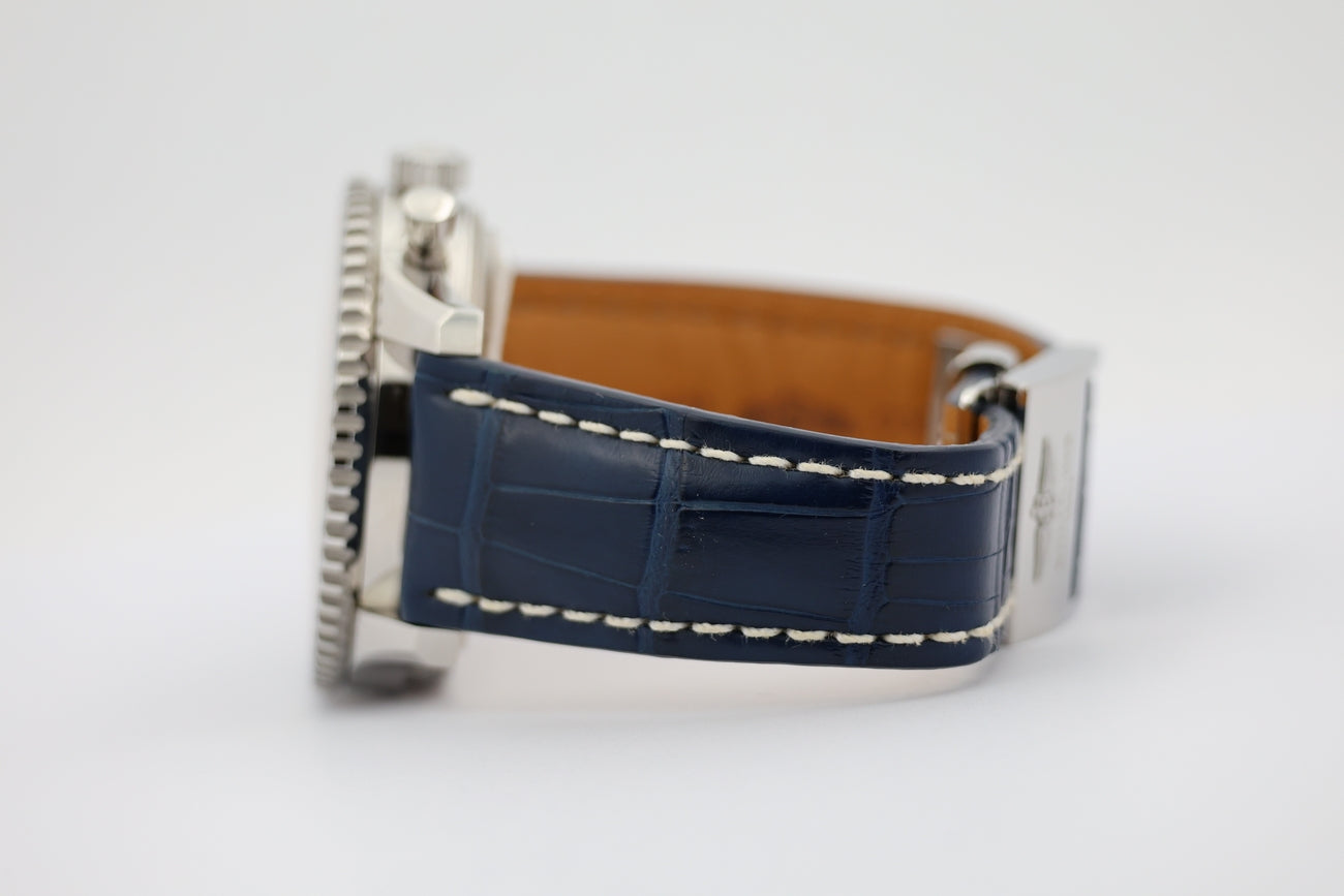 Breitling Navitimer World GMT 46mm Automatik Herrenuhr A24322 - Detail view 3