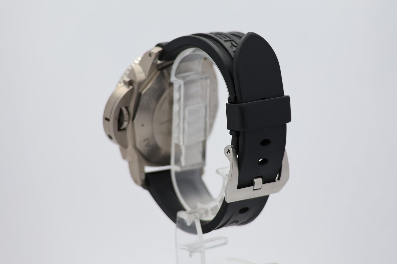 Panerai Luminor Submersible 47mm Automatik PAM00364 - Detailansicht 2