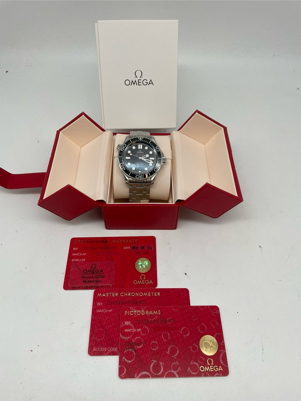 Omega Seamaster Diver 300m 42mm Automatik Herrenuhr 21030422001001 - Papiere und oder Lieferumfang