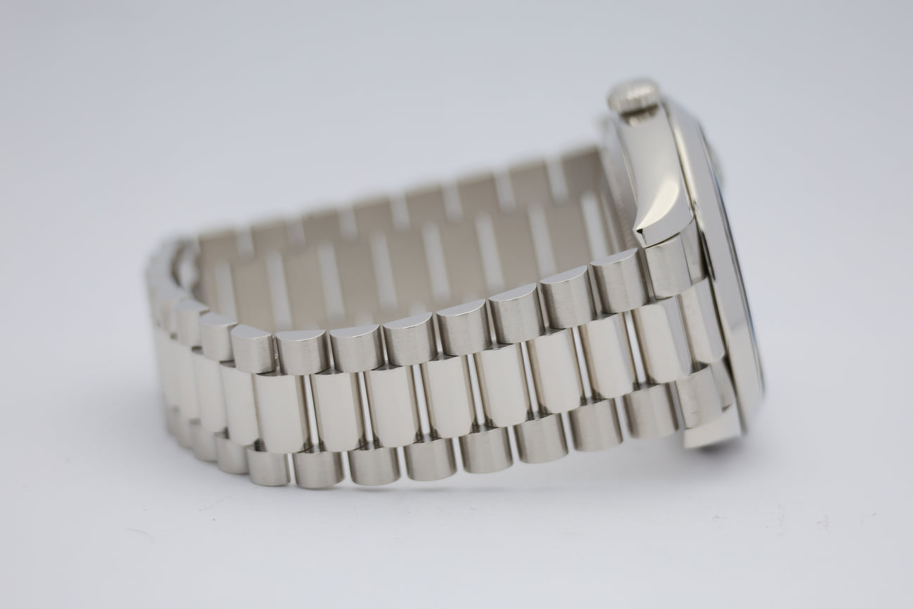 Rolex Day-Date 40 Platinum Ice Blue Baguette Dial 228206 Box + og. Papiere