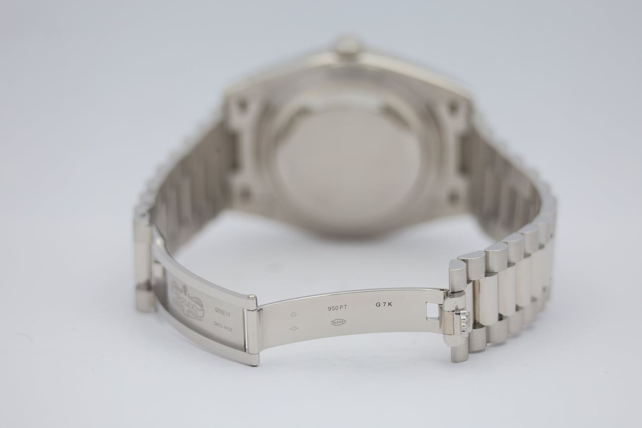 Rolex Day-Date 40 Platinum Ice Blue Baguette Dial 228206 Box + og. Papiere