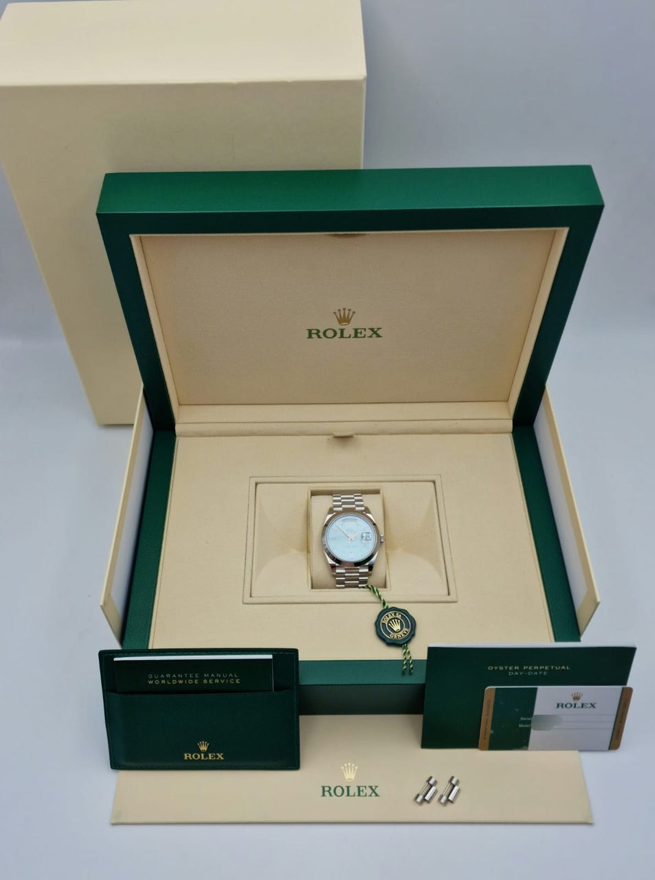 Rolex Day-Date 40 Platinum Ice Blue Baguette Dial 228206 Box + og. Papiere