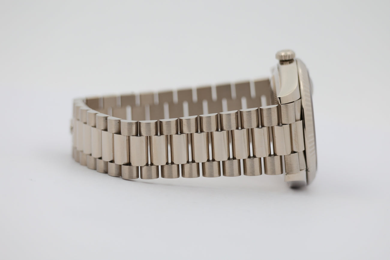 Rolex Day-Date 40 Automatik Weißgold 228239 - Detailansicht 4