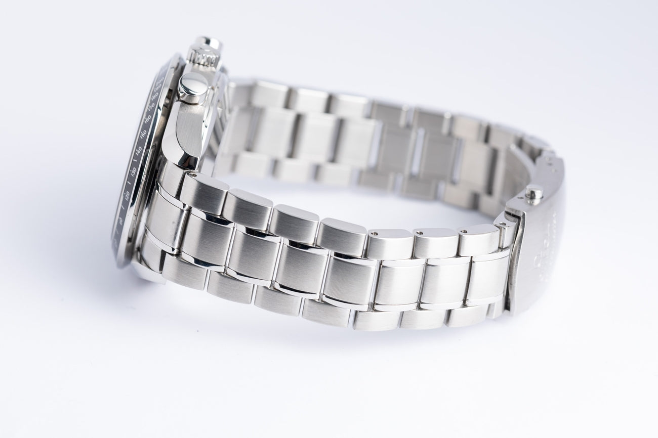 Omega Speedmaster Date 40mm Automatik 32105000 - Detailansicht 5