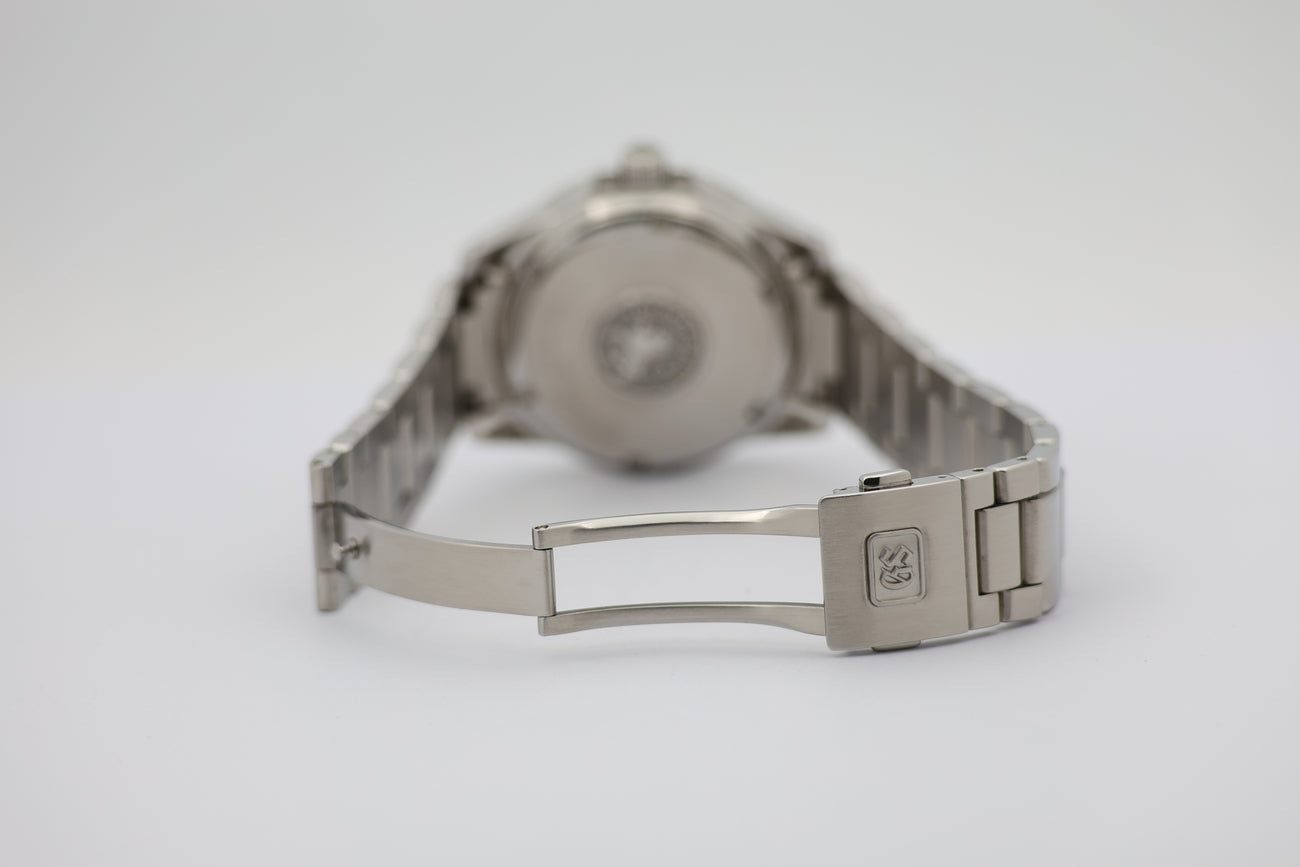Grand Seiko Spring Drive GMT 39mm Herrenuhr SBGE009 - Detailansicht 6
