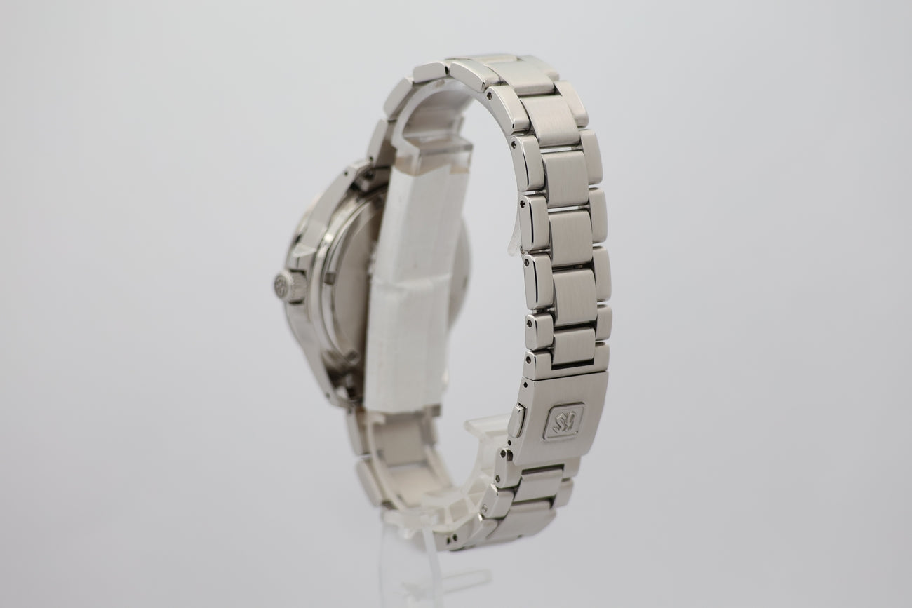Grand Seiko Spring Drive GMT 39mm Herrenuhr SBGE009 - Detailansicht 2