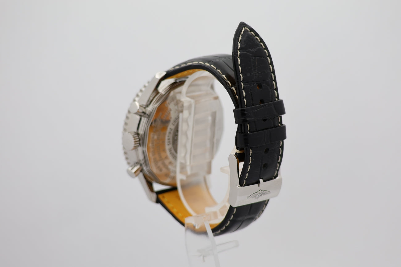 Breitling Navitimer World GMT 46mm Automatik A24322 - Detail view 2