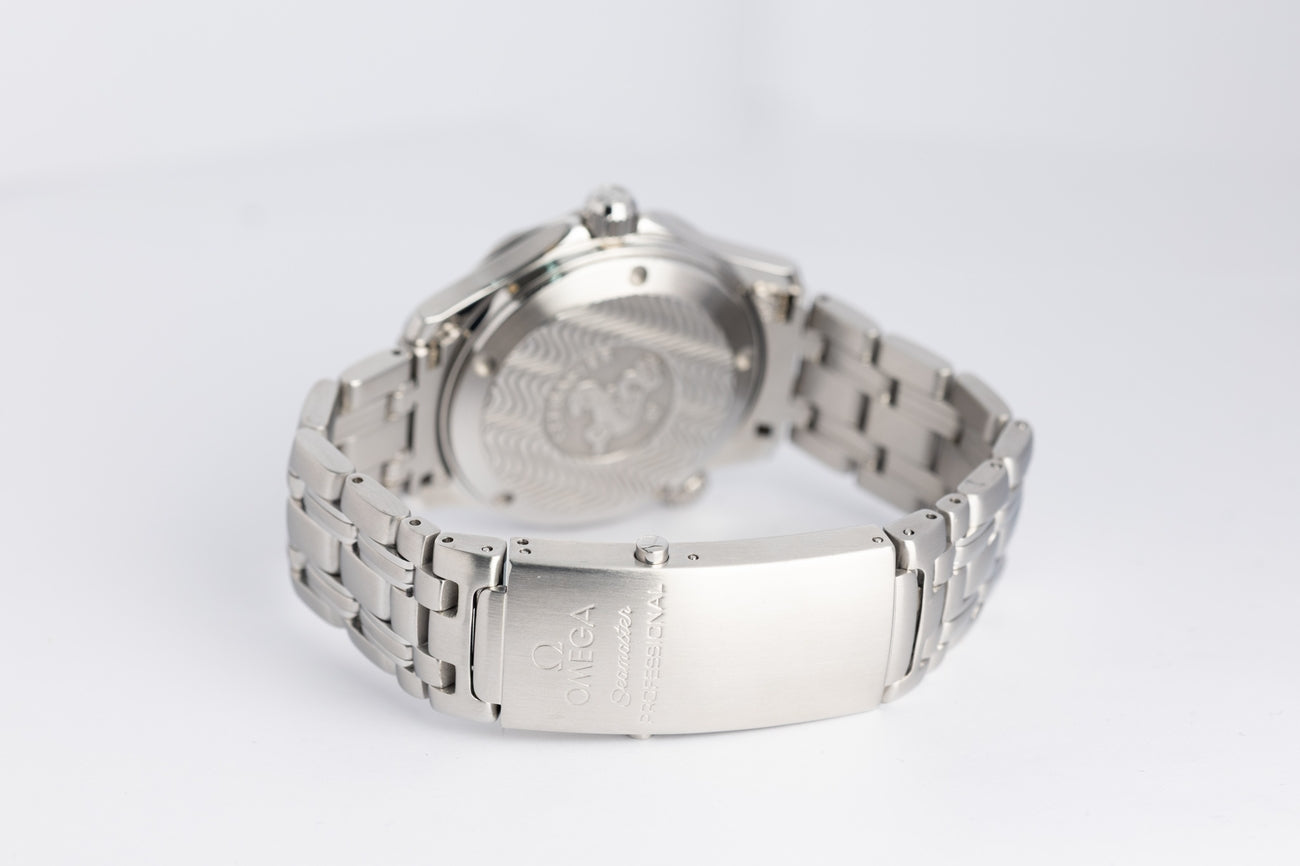 Omega Seamaster Diver 300 M Automatik 25518000 - Detailansicht 7