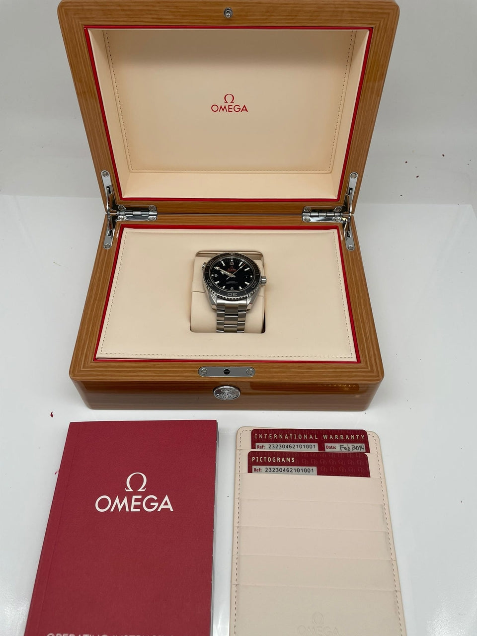 Omega Seamaster Planet Ocean 45,5mm Automatik 23230462101001 - Papiere und oder Lieferumfang