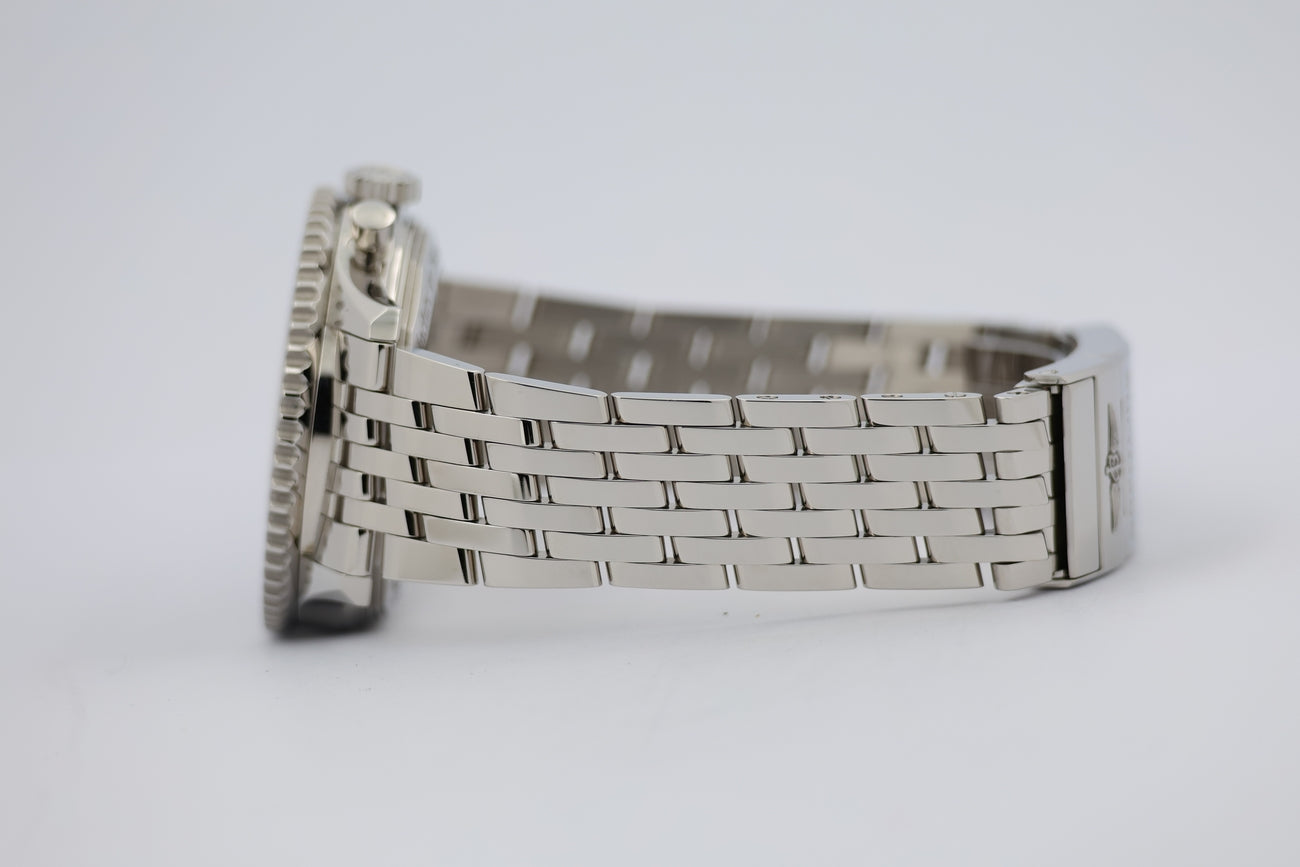 Breitling Navitimer B01 Chronograph 43mm Automatik AB0121 - Detail view 3