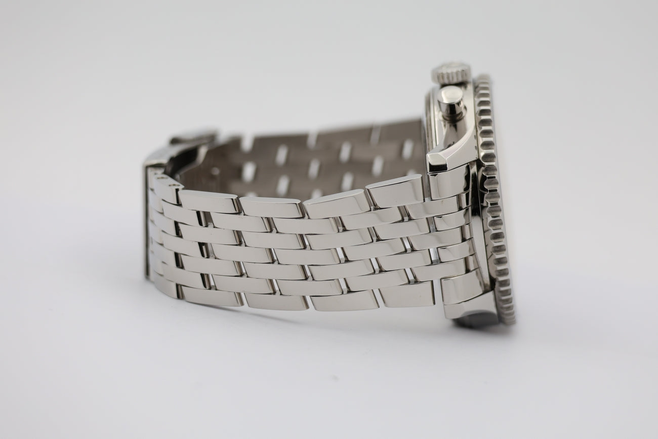 Breitling Navitimer 1 B01 Chronograph Automatik Herrenuhr 46mm AB0127 - Detailansicht 4