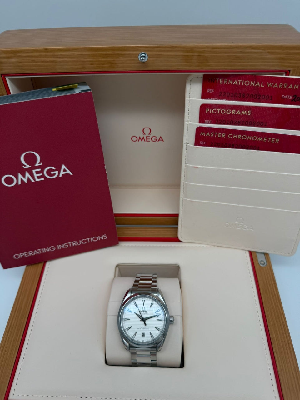 Omega Seamaster Aqua Terra 150M Automatik 22010382002001 - Papiere und oder Lieferumfang