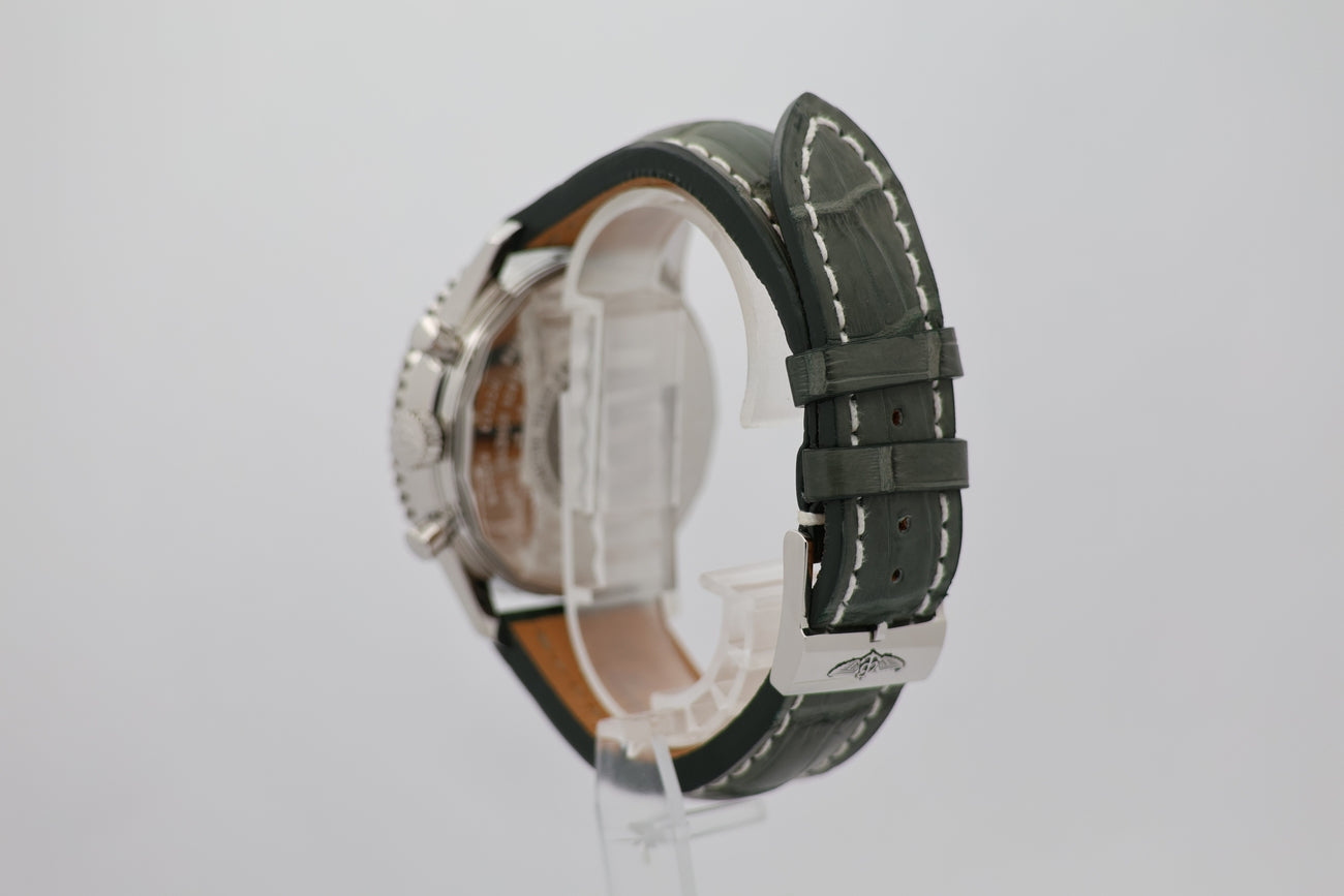 Breitling Navitimer World 46mm Automatik A24322 - Detail view 2