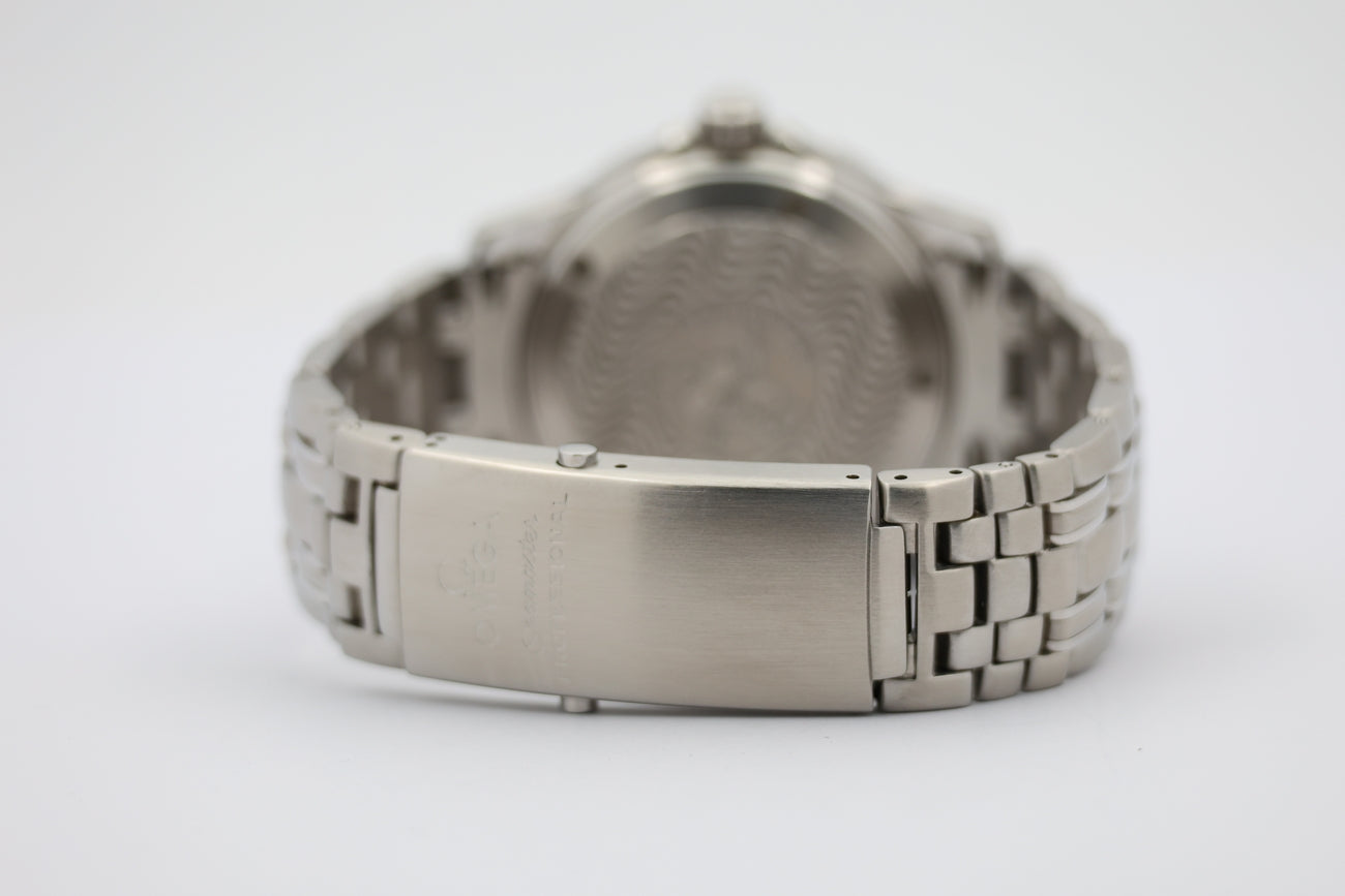 Omega Seamaster Diver 300m Quarz 36mm 25618000 - Detailansicht 5