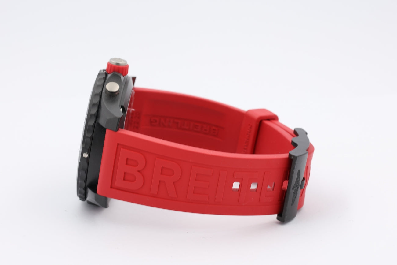 Breitling Endurance Pro Quarz Herrenuhr 44mm X82310 - Detailansicht 6