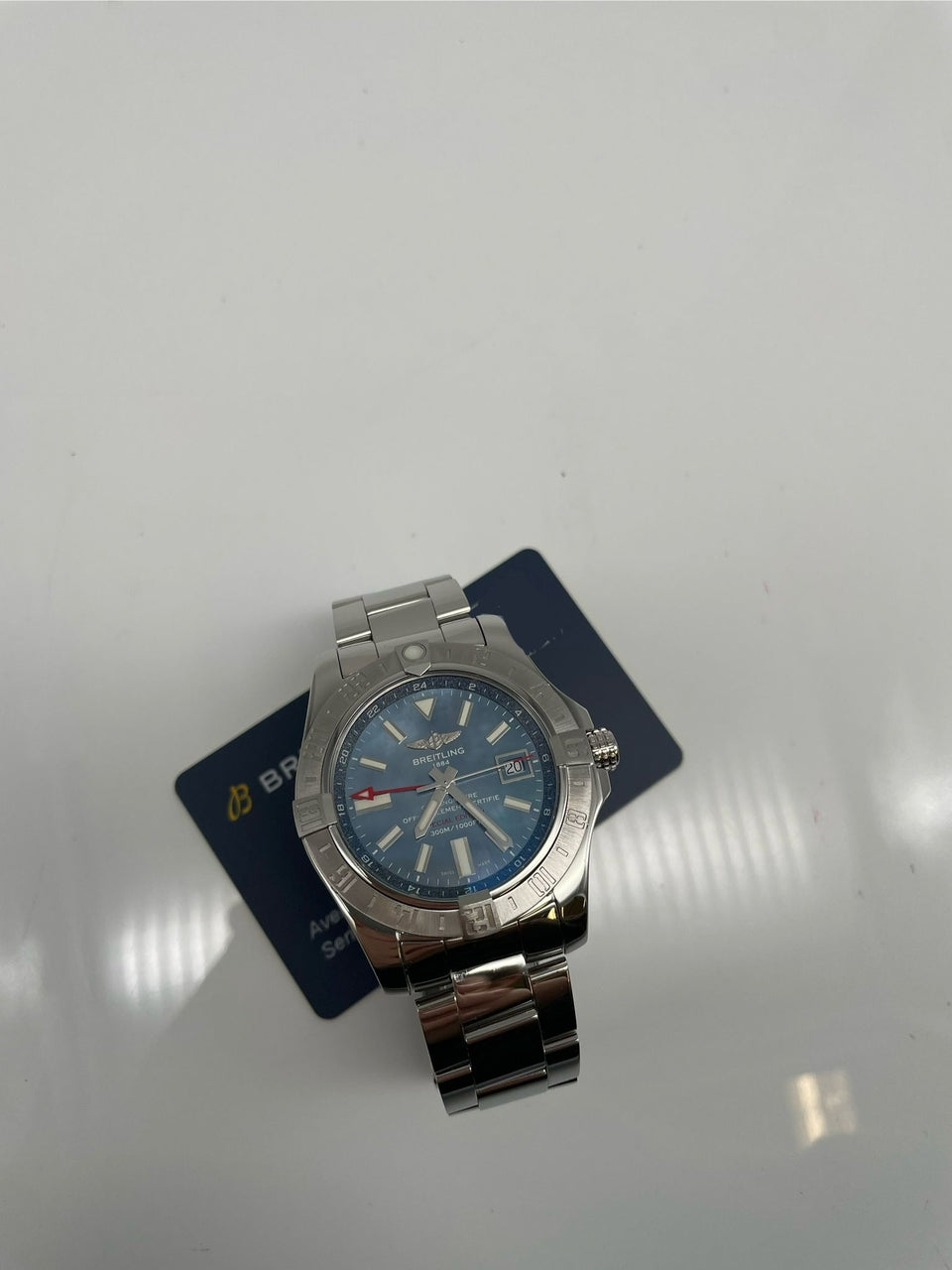 Breitling Avenger II GMT Perlmutt-Blatt 43mm Automatik A32390 - Papiere und oder Lieferumfang